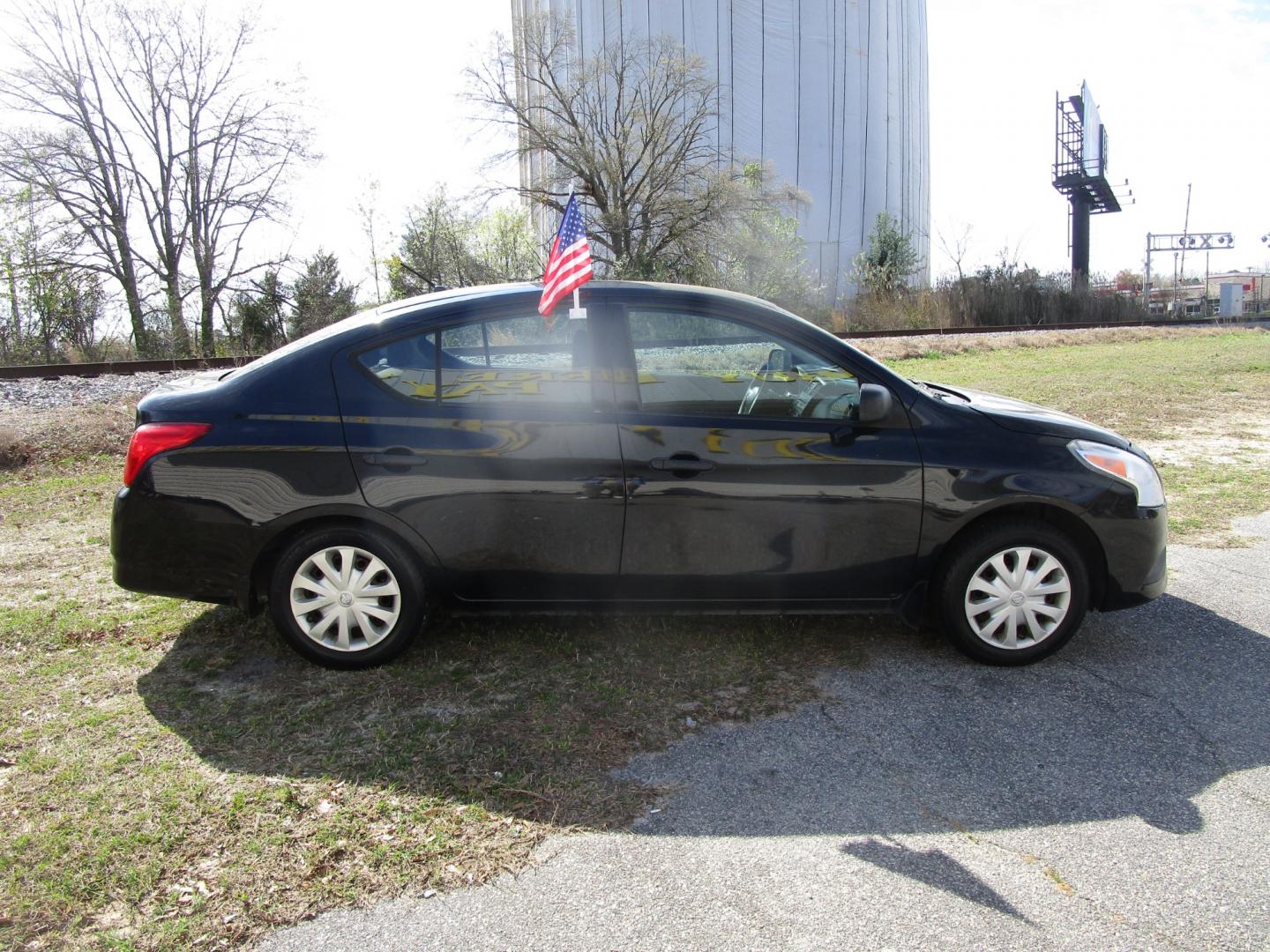 2015 Black Nissan Versa (3N1CN7AP6FL) , Manual transmission, located at 2553 Airline Blvd, Portsmouth, VA, 23701, (757) 488-8331, 36.813889, -76.357597 - Down Payment: $599 Weekly Payment: $85 APR: 23.9% Repayment Terms: 42 Months ***CALL ELIZABETH SMITH - DIRECTOR OF MARKETING @ 757-488-8331 TO SCHEDULE YOUR APPOINTMENT TODAY AND GET PRE-APPROVED RIGHT OVER THE PHONE*** - Photo#4